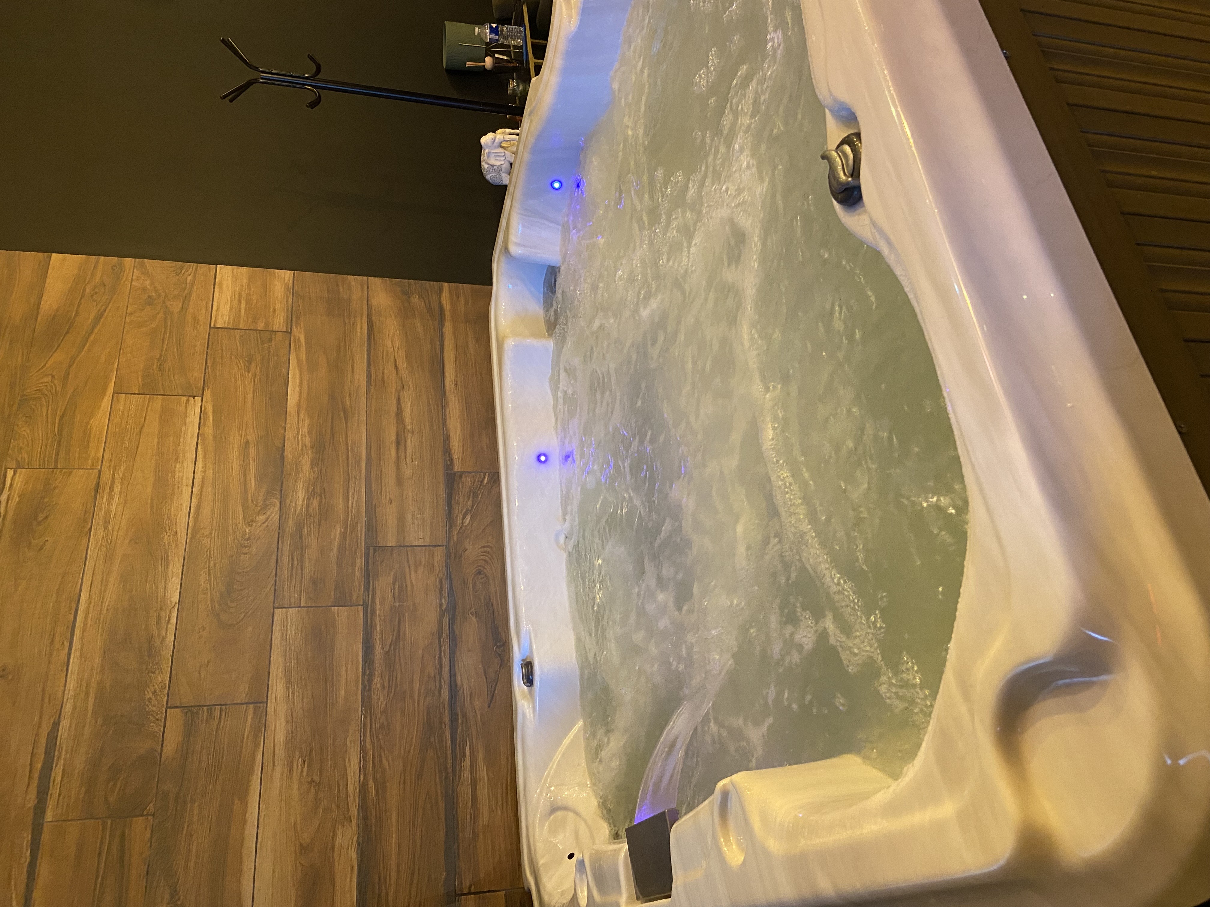 Jacuzzi privatif avec chromothérapie