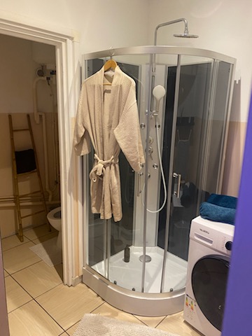 Salle de bain avec jacuzzi de L'Impérial